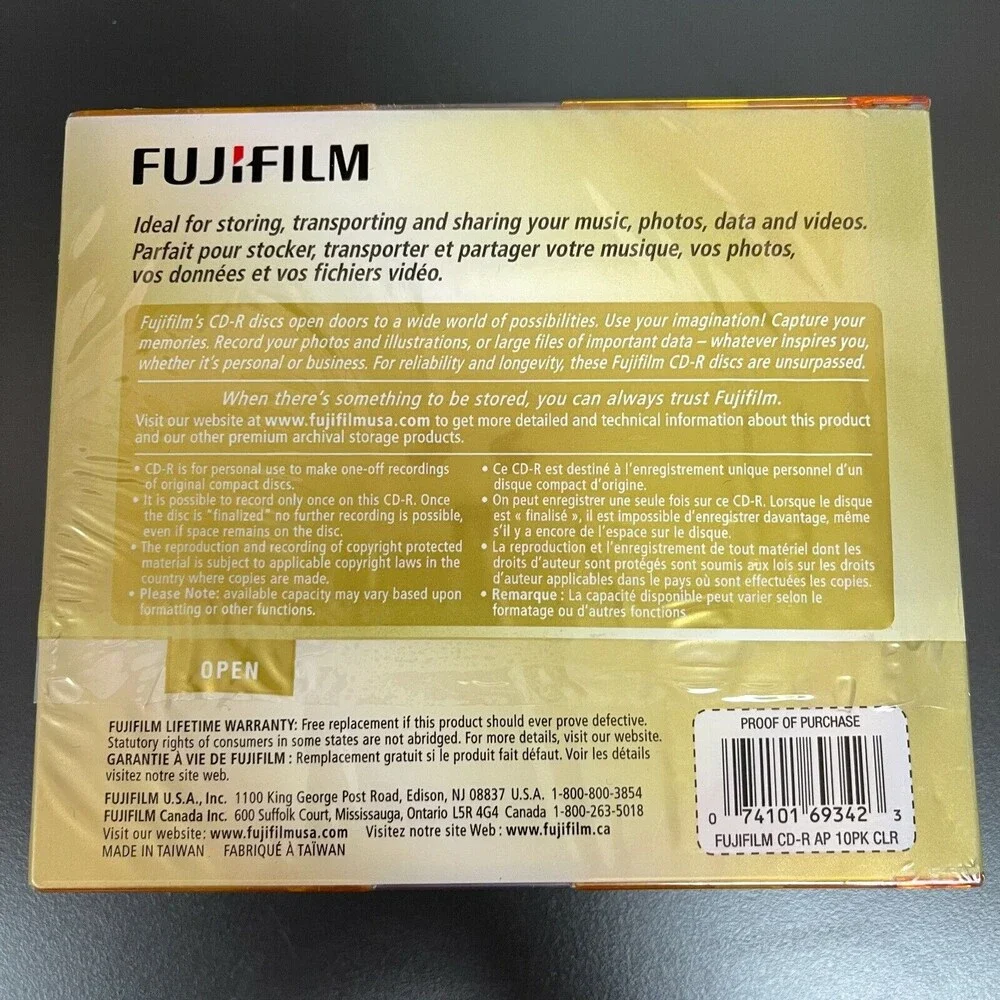 Fujifilm CD-R 10 Discs 80 minutes 700 MB 1x to 40x Color CDs with Cases